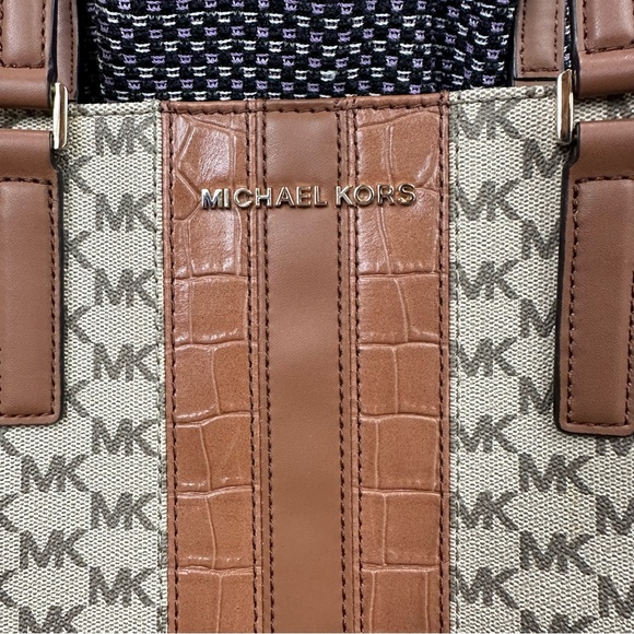 MICHAEL KORS CENTER STRIPE MORGAN MD TOTE BAG - Picture 3 of 10